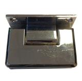 Cerniera 1 a 6 cm di distanza